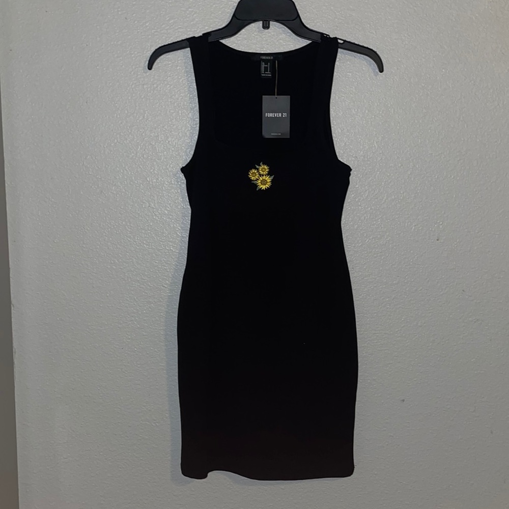 New never worn Forever 21 Knit Dress w/ sunflower detail in center chest front.